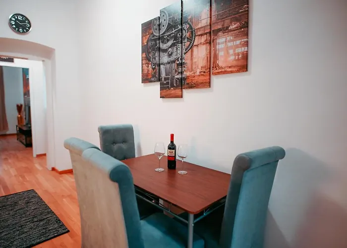Apartment 4 *